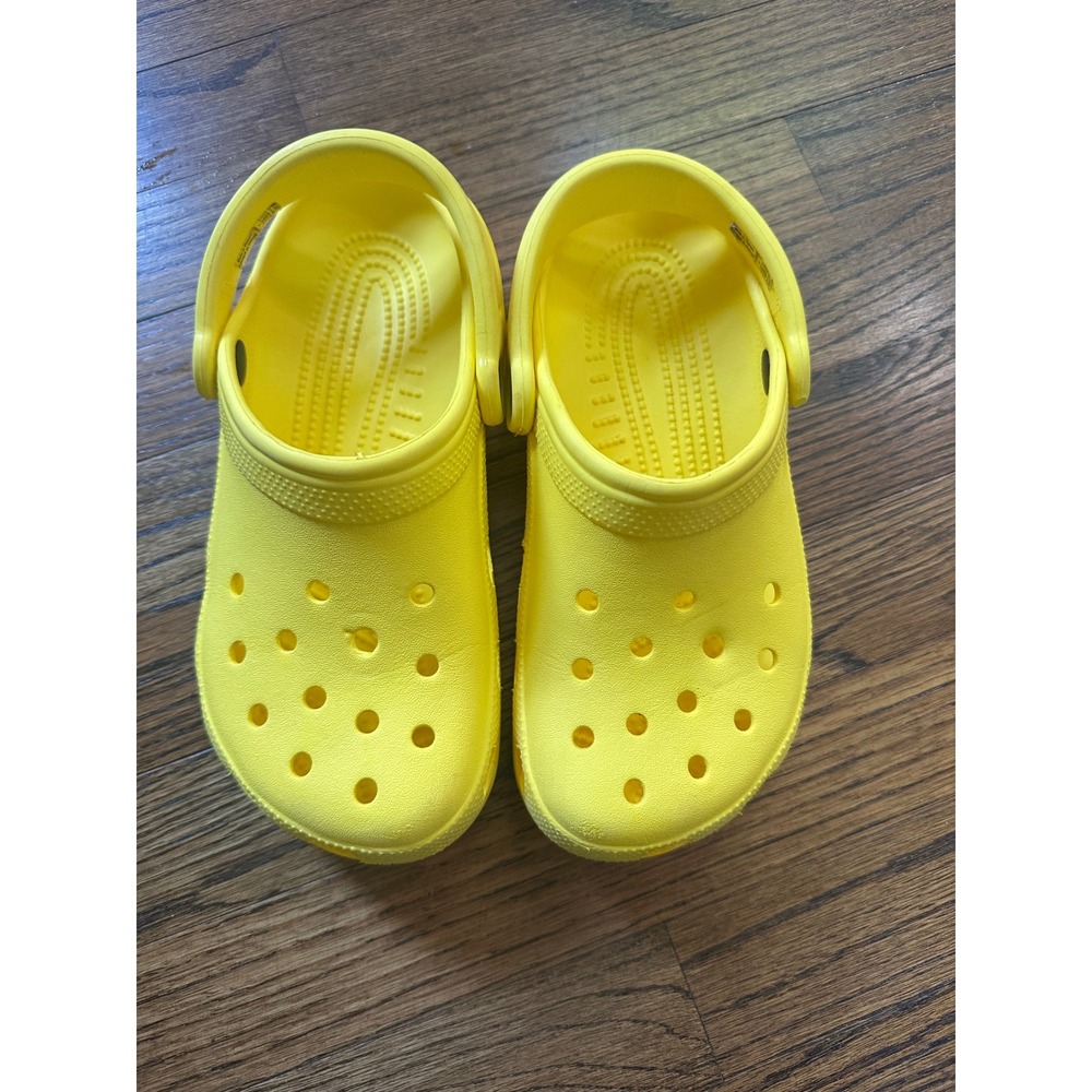 Crocs Yellow Classic Clog Youth J4 EUC
